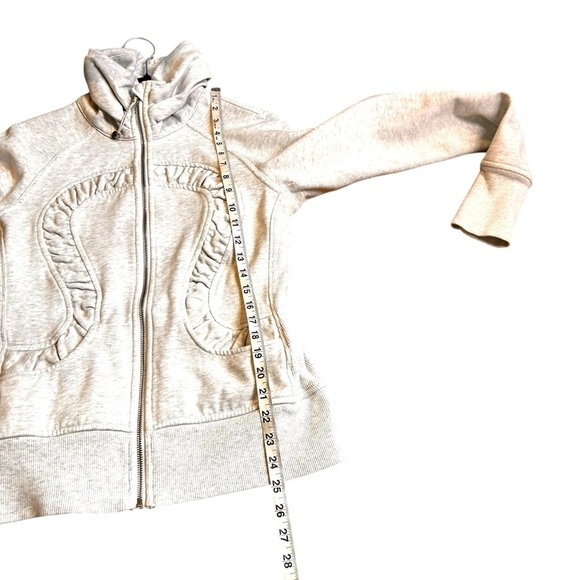 Lululemon Cuddle Up Jacket - Picture 16 of 16